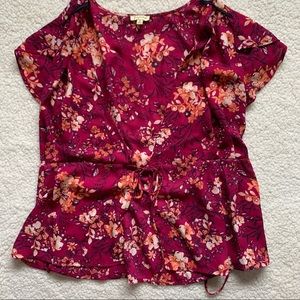 New without tags Lily White front tie blouse sz m